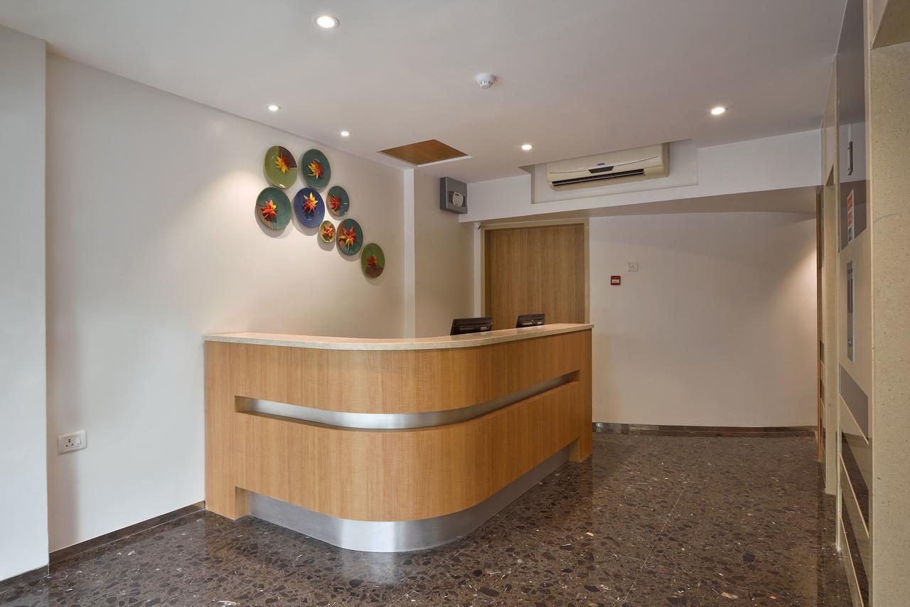 Hotel Leafio-Near Airport Bombaim Exterior foto