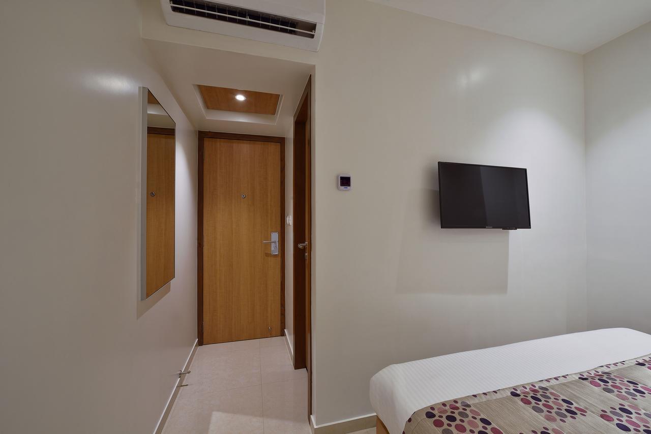 Hotel Leafio-Near Airport Bombaim Exterior foto